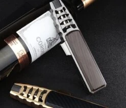 Merkloos Turbo Jetflame Aansteker - Gasbrander - Vuurwerk Torch - Crème Brûlée Brander - BBQ En Sigaren Aansteker - Windproof - Walnoothout Met Grijze Metalen Behuizing -Barbecues Verkoopwinkel 1200x1028 1