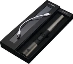 Oplaadbare Lange Elektrische Aansteker - Duurzame Plasma Aansteker – Luxe Aansteker - Inclusief Cadeauverpakking - BBQ – Kaarsen - Zwart -Barbecues Verkoopwinkel 1200x1053 2