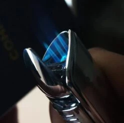 Cohiba® Sigarenaansteker - Sigarenboor - Sigaren - Sigaar - Cohiba Aansteker - Sigarenboor - Sigaren Accessoires - Sigarenknipper - Sigaar Aansteker - Cohiba - Incl. Luxe Geschenkdoos - Zwart -Barbecues Verkoopwinkel 1200x1197 3