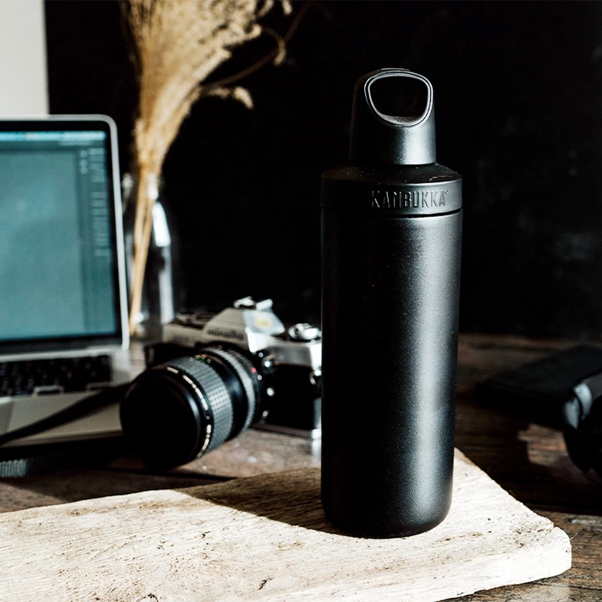 Kambukka Reno Geïsoleerde Drinkfles 500 ML - Matte Black Met Draaidop 5 Kambukka Reno Geïsoleerde Drinkfles 500 ML - Matte Black Met Draaidop - Afbeelding 5