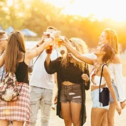 Relaxdays Platvink Edelstaal XXL - Heupfles 1,8 Liter - Zakflacon - Draagriem - Rvs Zilver -Barbecues Verkoopwinkel 1200x1200 1196