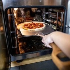 Boska Pizzasteen Deluxe - Voor Oven & BBQ - Knapperige Pizza's - Ø 29.5 Cm - BBQ Accessoires -Barbecues Verkoopwinkel 1200x1200 416