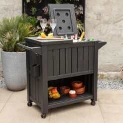 BluMill BBQ Tafel - Inclusief Koelvak 80 Liter - Op Wieltjes - Met Flessenopener - 102 X 46 X 86,5 Cm -Barbecues Verkoopwinkel 1200x1200 849
