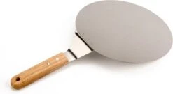 Inpro Pizzaschep RVS - Rond - Voor BBQ En Oven - Pizzaspatel - Taartschep - Houten Handvat - BBQ Gereedschap - Keukengerei - 30 Cm Diameter - Spatel -Barbecues Verkoopwinkel 1200x655 1