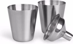 Merkloos Maxium Jack Daniels Heupfles - Zilver - RVS - Drankfles - Flacon - Zakfles - Zakflacon - Drankflacon - Heupfles - Veldfles - Incl. Trechter En Bekertjes -Barbecues Verkoopwinkel 1200x728 3