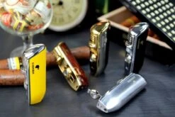 Cohiba® Sigarenaansteker - Sigarenboor - Sigaren - Sigaar - Cohiba Aansteker - Sigarenboor - Sigaren Accessoires - Sigarenknipper - Sigaar Aansteker - Cohiba - Incl. Luxe Geschenkdoos - Rood -Barbecues Verkoopwinkel 1200x800 57