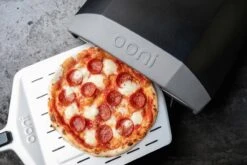 Ooni Pizzaschep Aluminium - Perforated Pizza Peel 12 Inch -Barbecues Verkoopwinkel 1200x800 61