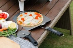 Bighorn Pizzaschep Voor BBQ En Oven-Inklapbare Handgreep -Pizzasnijder- Edelstaal -geschikt Als Broodschep En Ovenschep - SRPT01 -Barbecues Verkoopwinkel 1200x800 63