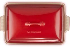 Le Creuset - Ovenschaal Met Deksel - 33 X 22.5 X 8 Cm - Kersenrood -Barbecues Verkoopwinkel 1200x811 6