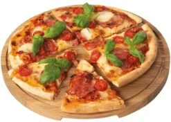 Boska Pizzaplank Friends L - BBQ Accessoires - Eikenhout - Handige Opvanggeul - Ø 34 Cm -Barbecues Verkoopwinkel 1200x857 1