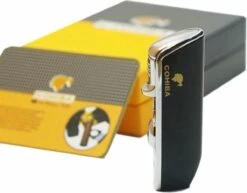 Cohiba® Sigarenaansteker - Sigarenboor - Sigaren - Sigaar - Cohiba Aansteker - Sigarenboor - Sigaren Accessoires - Sigarenknipper - Sigaar Aansteker - Cohiba - Incl. Luxe Geschenkdoos - Zwart -Barbecues Verkoopwinkel 1200x937 2