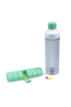 YOS Bottle - Waterfles Met Pillendoos - 7 Vaks - Groen 12 YOS Bottle - Waterfles Met Pillendoos - 7 Vaks - Groen -Barbecues Verkoopwinkel 801x1200 3