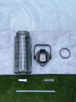 Merkloos Waterfles 2 Liter Zwart Transparant - Gratis Armband - Waterfles Met Rietje - Grote Waterfles - Sportbidon - Twee Liter Waterfles - Sportfles - Sportfles Fitness - Bottle 2 Liter- Drinkfles - Schenkfles - Zwart Transparant - Armbandje - Waterflessen -Barbecues Verkoopwinkel 899x1200 22