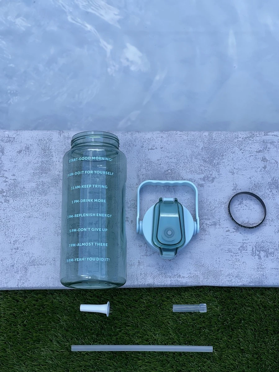 Merkloos 2 Liter Waterfles Groen Transparant - Gratis Armband - Grote Waterfles - Motivatie Fles - Bidon - Twee Liter Waterfles - Sportfles - Waterkan - Gallon - 2 Liter Bottle - Drinkfles - Schenkfles - Groen Transparant - Zwart Armbandje 3 Merkloos 2 Liter Waterfles Groen Transparant - Gratis Armband - Grote Waterfles - Motivatie Fles - Bidon - Twee Liter Waterfles - Sportfles - Waterkan - Gallon - 2 Liter Bottle - Drinkfles - Schenkfles - Groen Transparant - Zwart Armbandje - Afbeelding 3