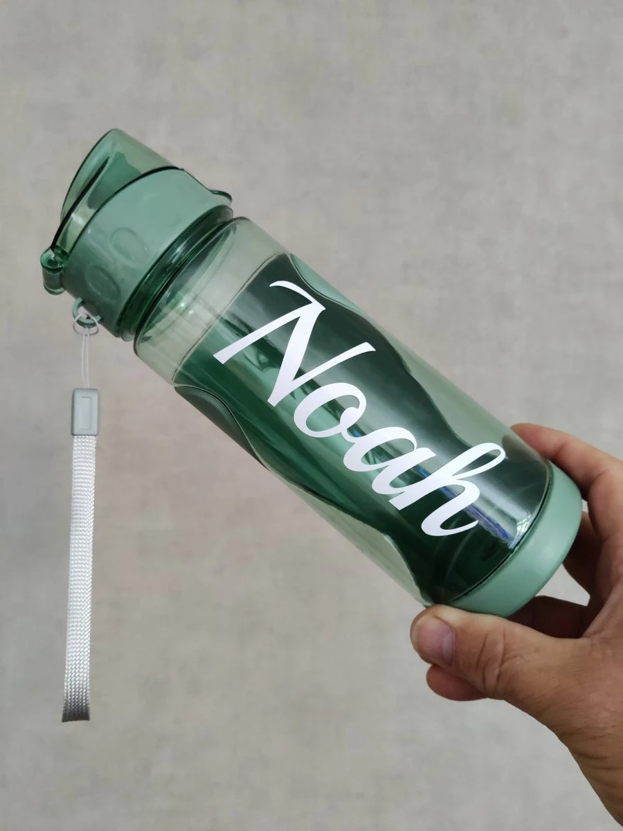 Afecto® Waterfles Met Naam | Drinkfles | 570ml | Drinkfles | BPA Vrij| Kleur Groen | Voorzien Van Je Eigen Naam 1 Afecto® Waterfles Met Naam | Drinkfles | 570ml | Drinkfles | BPA Vrij| Kleur Groen | Voorzien Van Je Eigen Naam