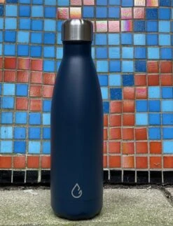 Wattamula Design Eco RVS Drinkfles - Donkerblauw - Extra Dop Met Rietje En Carrier - 500 Ml - Waterfles - Thermosfles - Sport -Barbecues Verkoopwinkel 918x1200 2