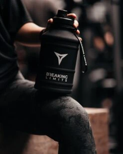 Breaking Limits Stalen Waterfles 2 Liter – Drinkfles – Gemaakt Van Roestvrij Staal – Grote Waterfles – Waterjug – Bidon 2 Liter – 2.2 Liter - Zwart -Barbecues Verkoopwinkel 960x1200 7