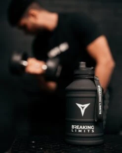 Breaking Limits Stalen Waterfles 2 Liter – Drinkfles – Gemaakt Van Roestvrij Staal – Grote Waterfles – Waterjug – Bidon 2 Liter – 2.2 Liter - Zwart -Barbecues Verkoopwinkel 960x1200 8